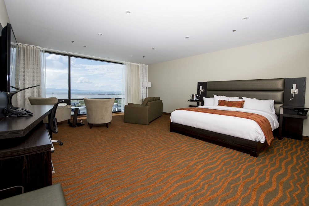 Mezzanine, Suite, King Bed