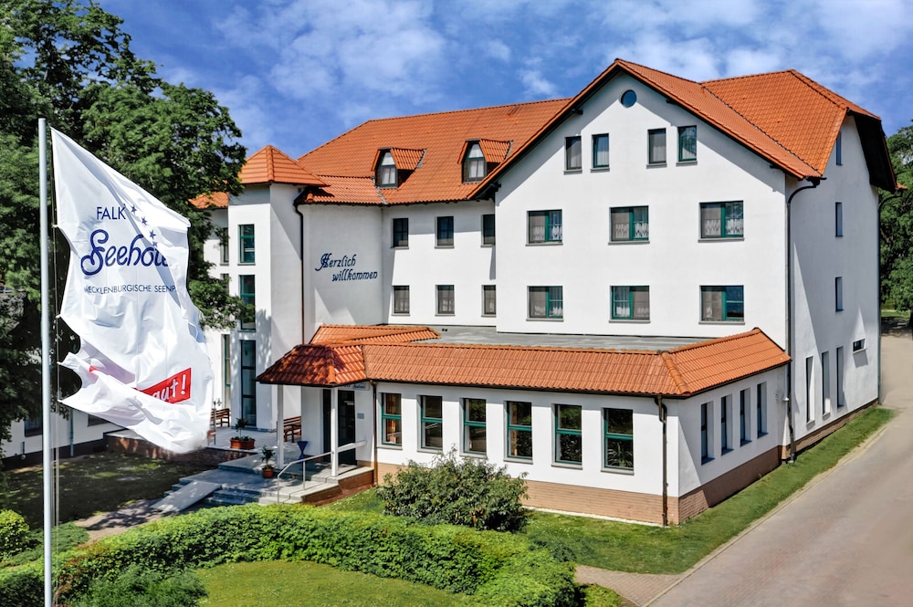 FALK SEEHOTEL PLAU AM SEE 3/50