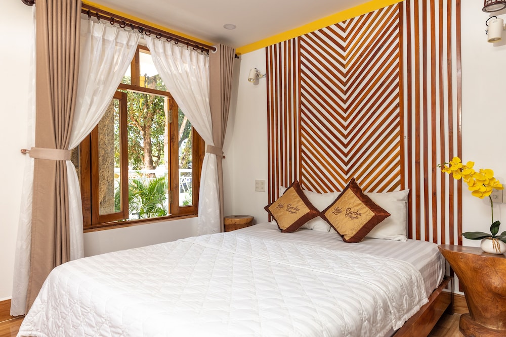 Little Garden Bungalow 24/65