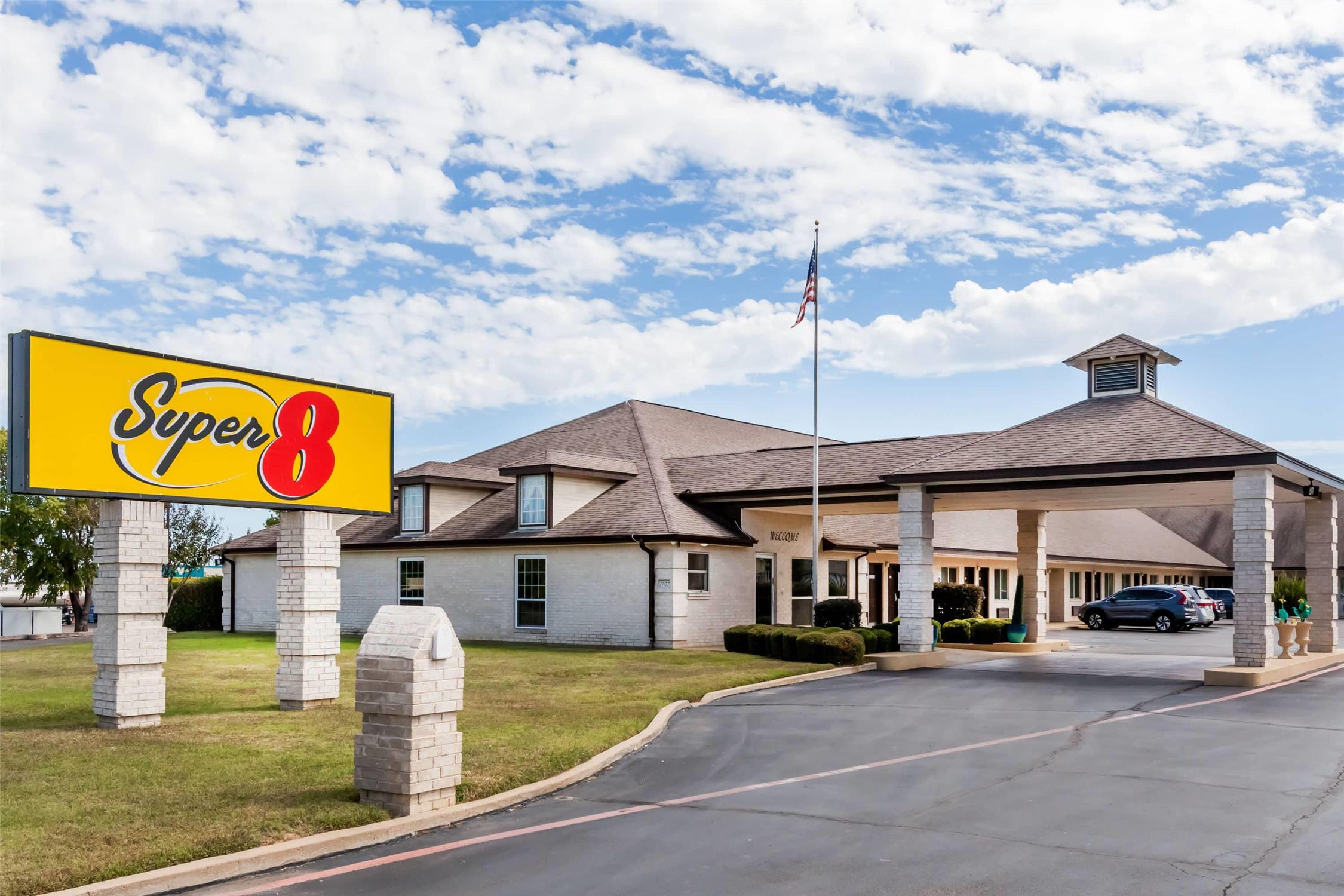Super 8 by Wyndham Cleburne 1/11