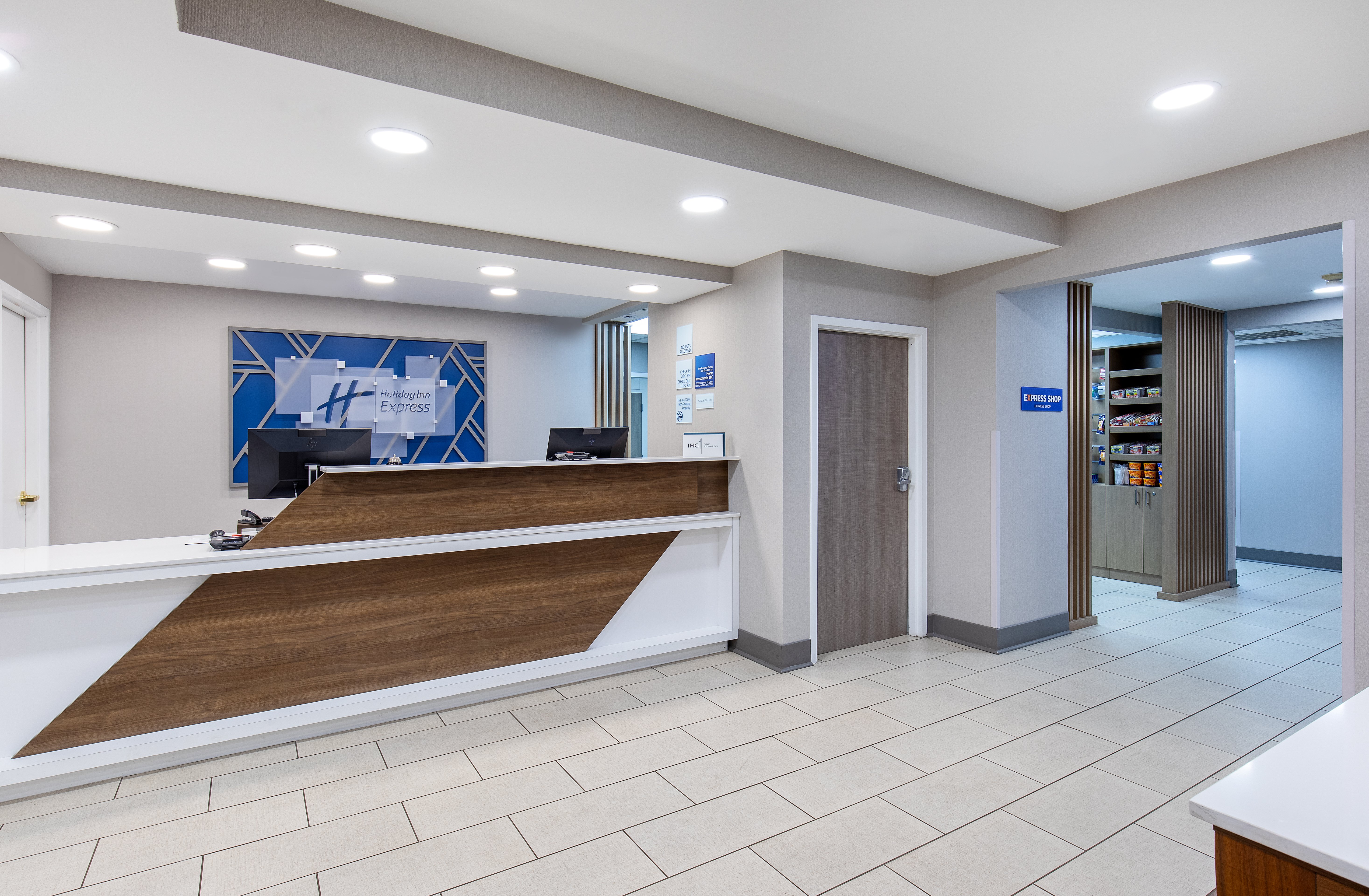 Holiday Inn Express Hurricane Mills Waverly 10/62