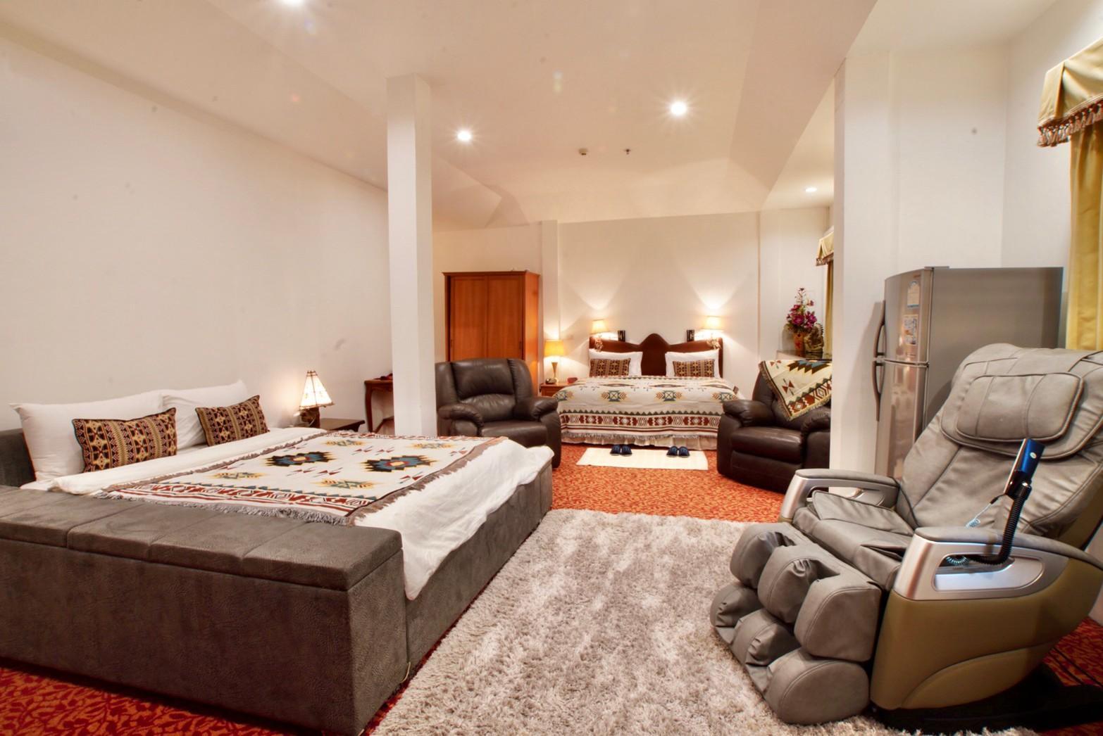 Thongsomboon Club Hotel 17/35
