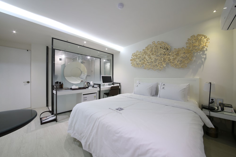 Avenue Hotel 24/41