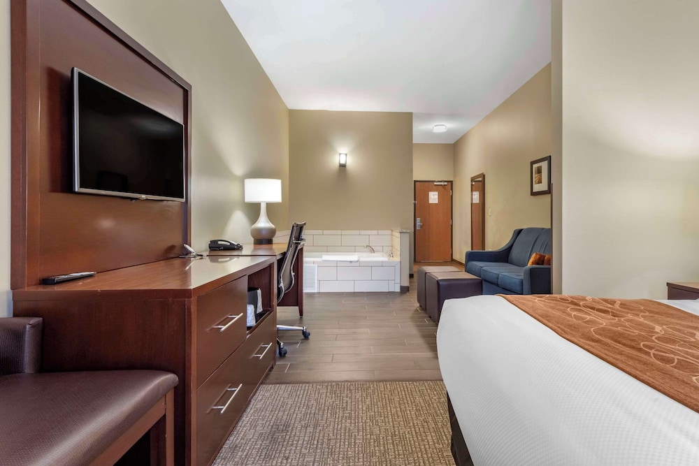 Comfort Suites Bridgeport Clarksburg 8/33