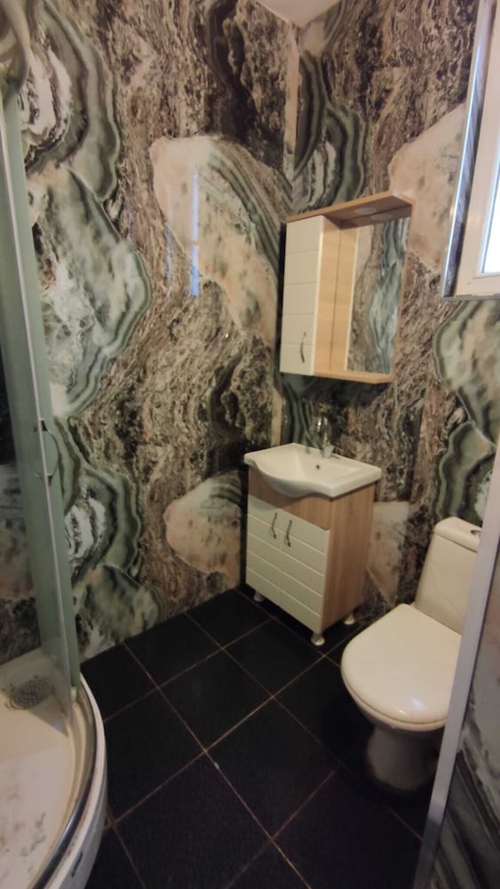Avrasya Hostel 48/50