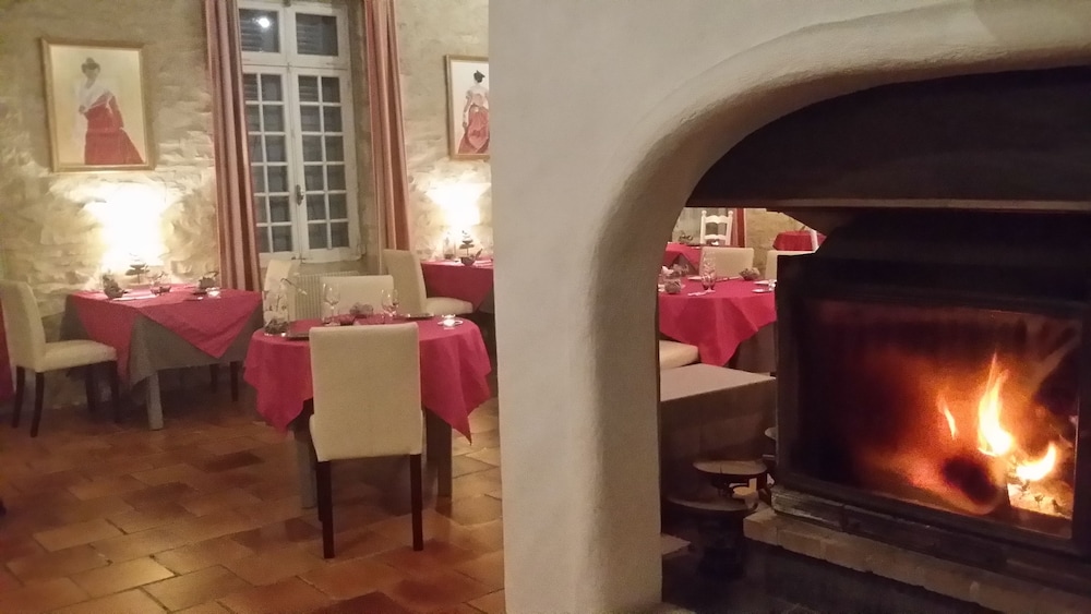 AUBERGE DE TAVEL 23/42