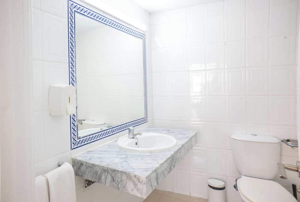 2 Bedrooms, Apartment, 4 Beds, Sofa, Balcony, El Velero Apartments 2/3