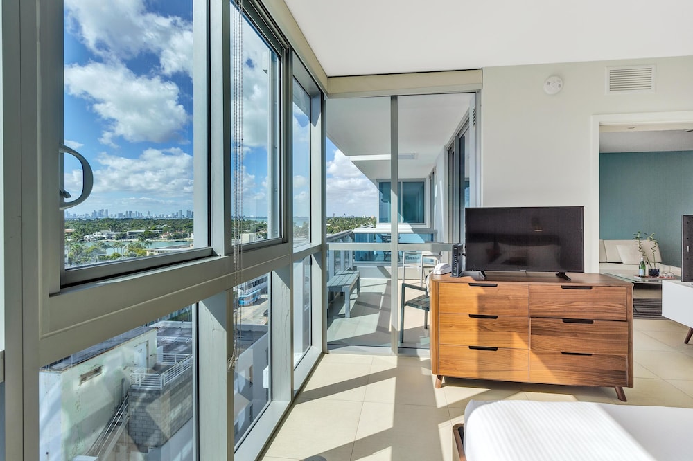 Dharma Home Suites Miami At Monte Carlo 34/53