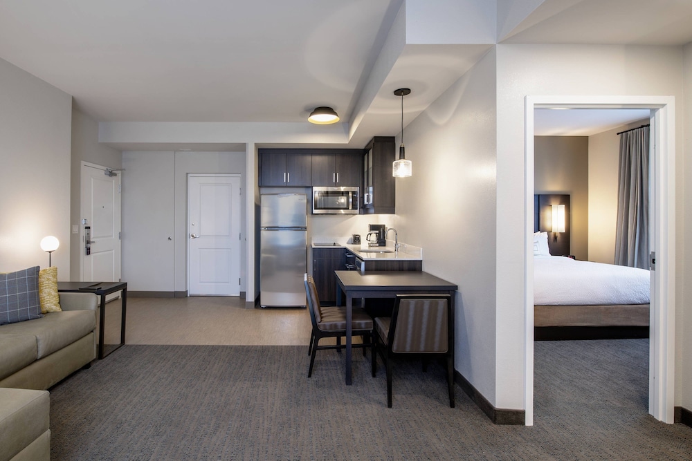 Residence Inn Winnipeg 24/47