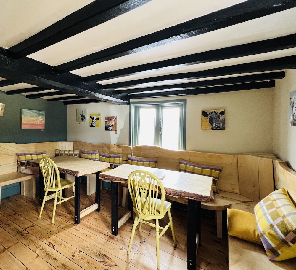 Cottage Lodge Hotel 25/50