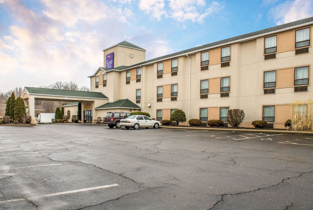 Sleep Inn Bolivar, OH 2/50