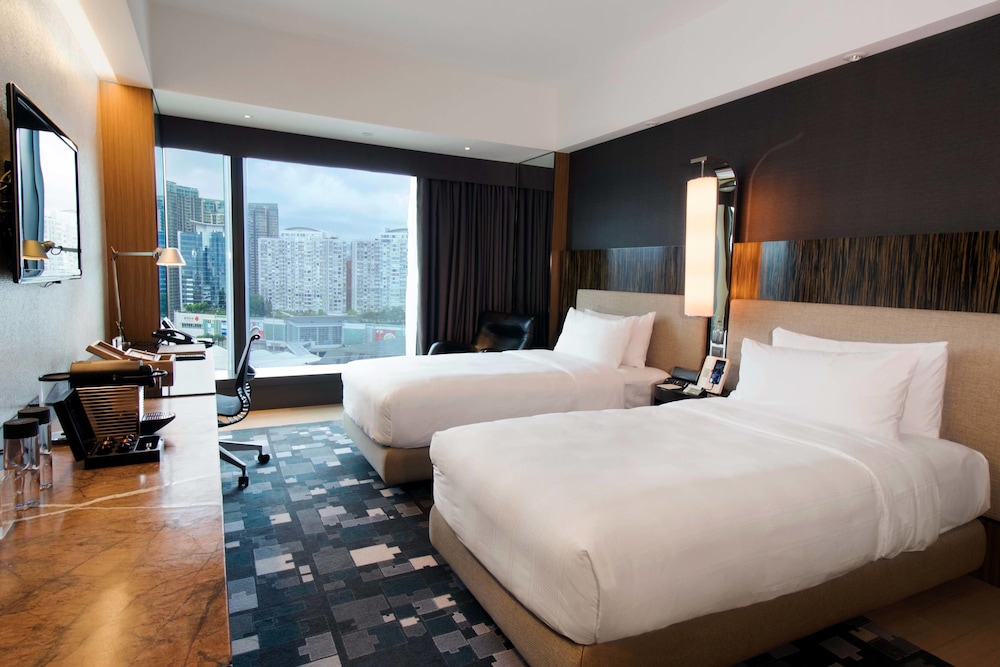 CLUB 36, TWIN BEDS, CITY VIEW, CLUB LOUNGE ACCESS