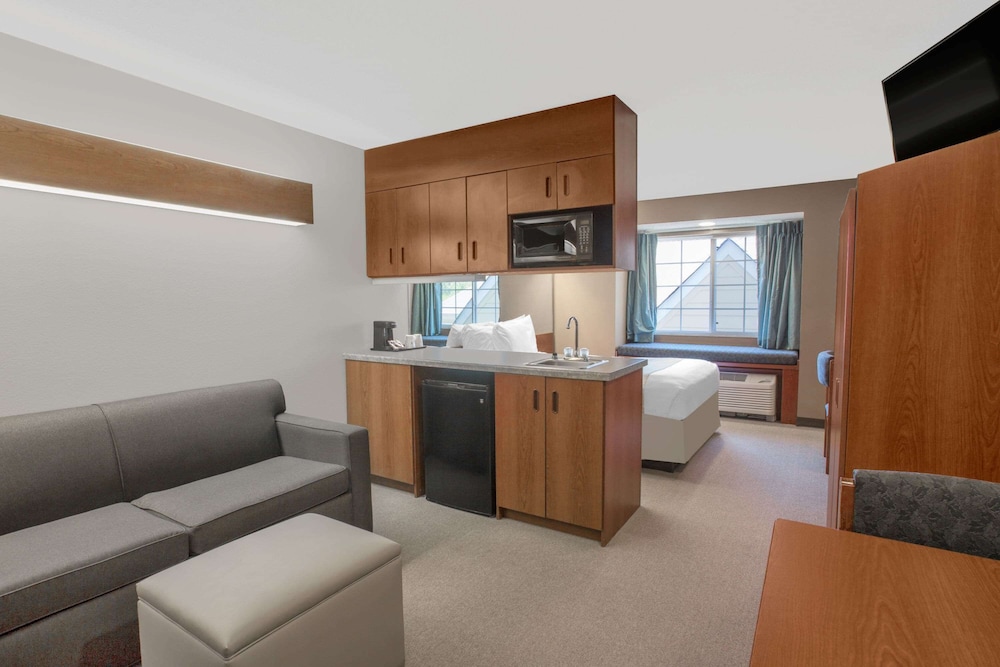 Microtel Inn And Suites Gardendale 4/33
