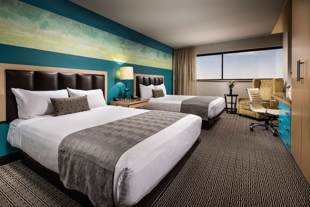 GRAND, STUDIO, 2 QUEEN BEDS, ACCESSIBLE