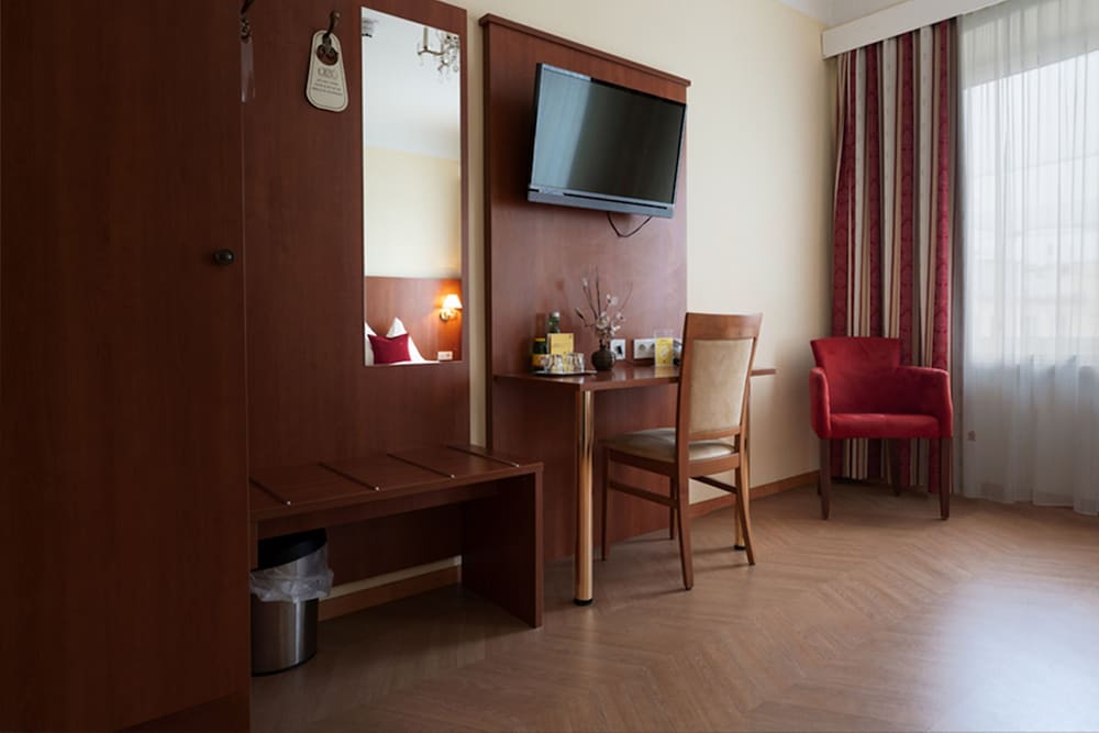 Mozart Hotel 43/60
