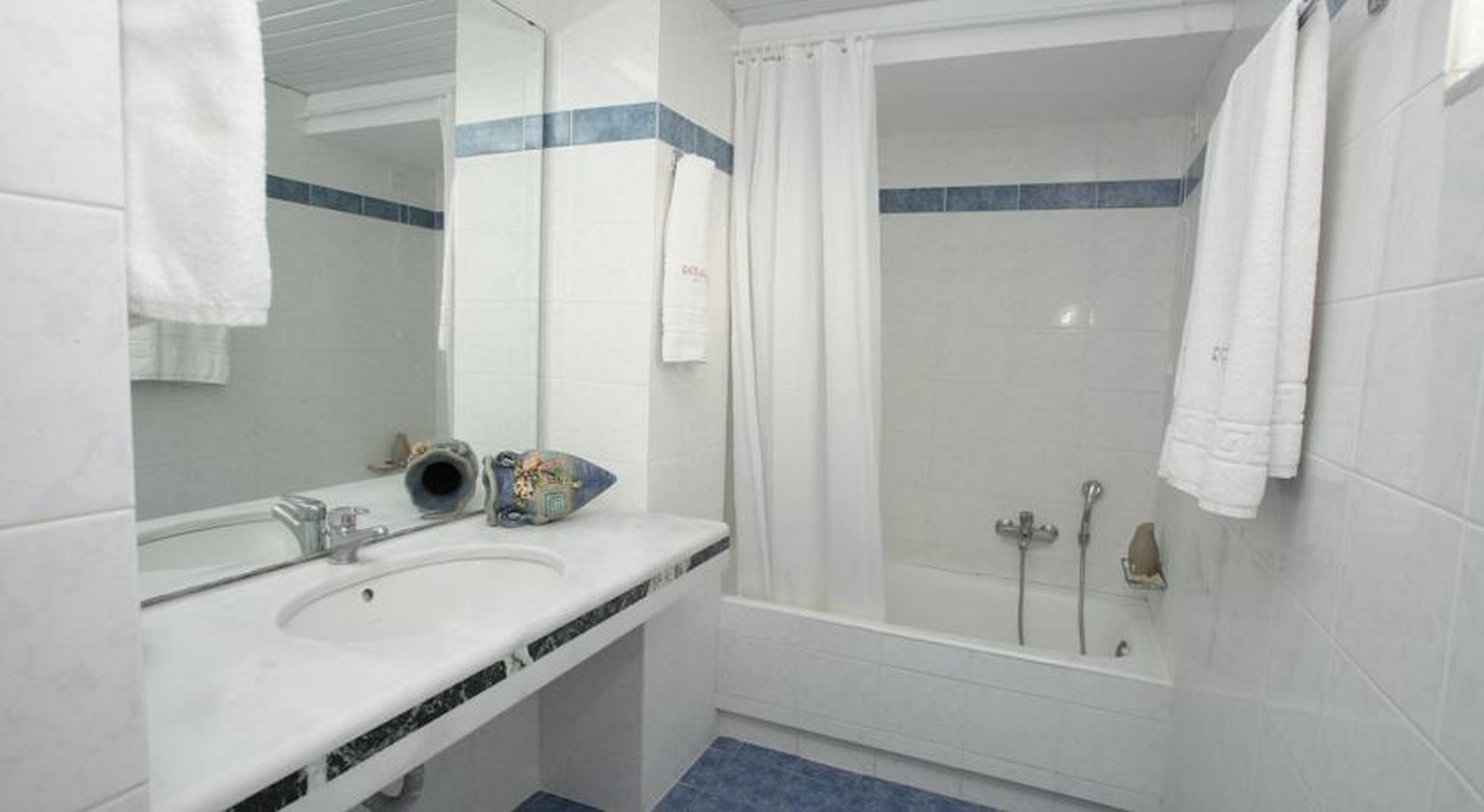 Dedalos Beach Hotel 46/50