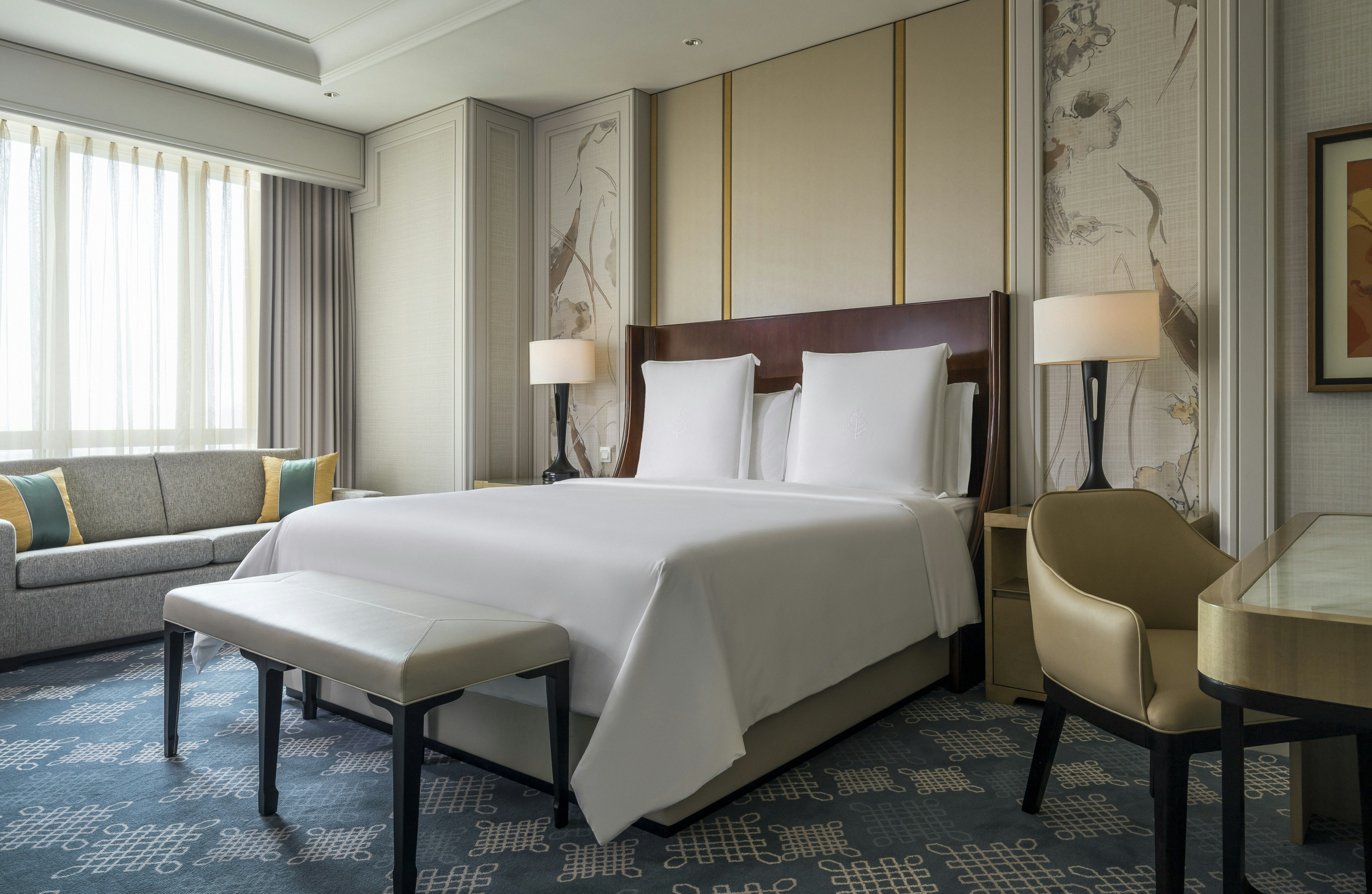 Ambassador, Suite, King Bed
