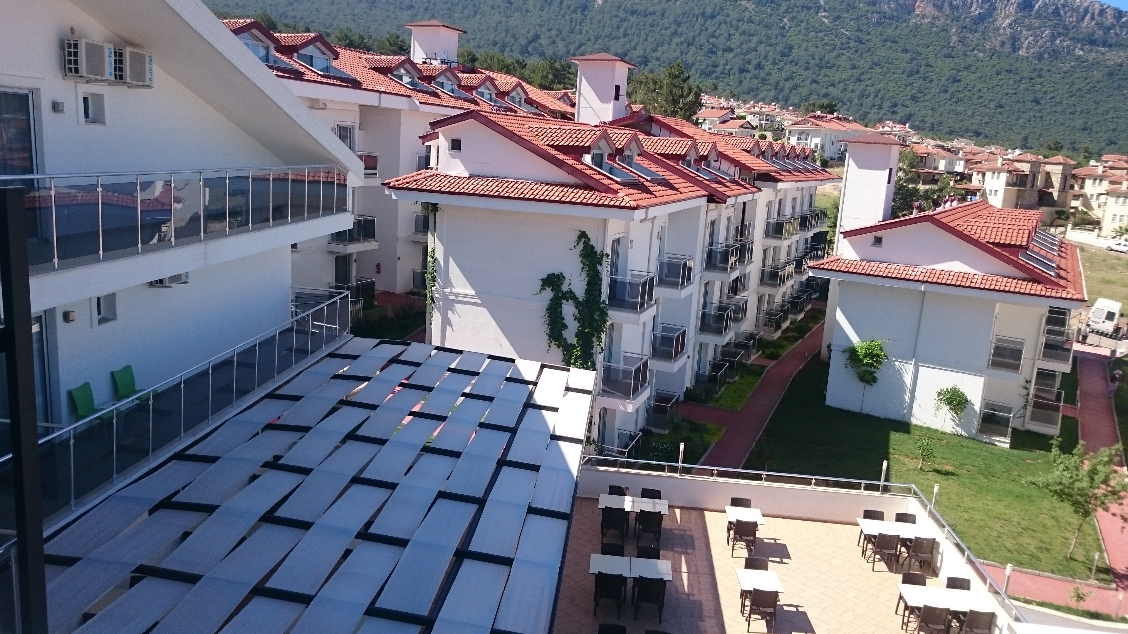 Sunshine Holiday Resort 10/66