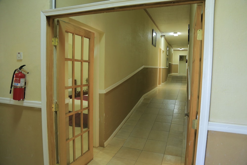 Executive Airport Hotel 20/50