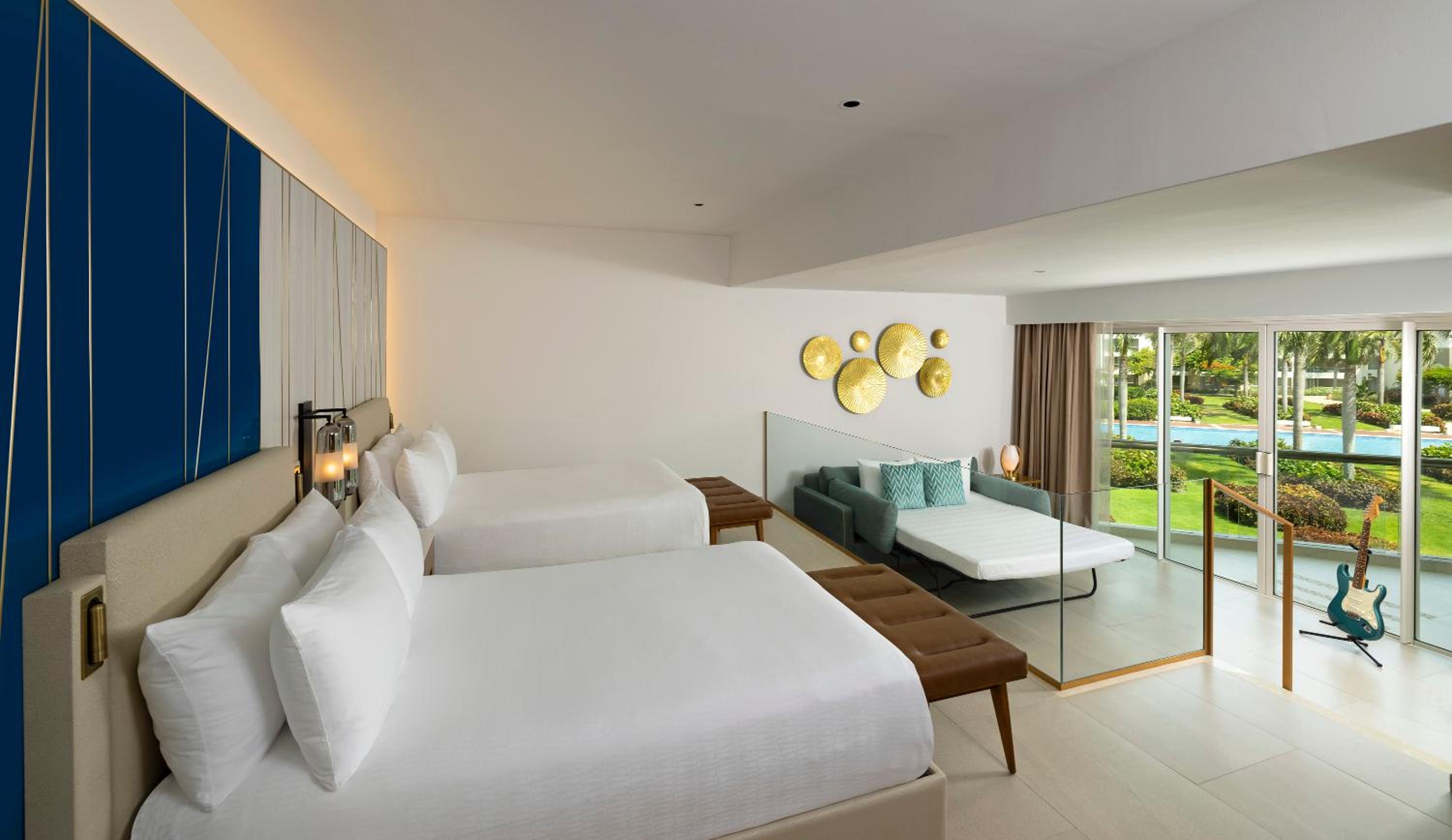 DELUXE, SUITE, 2 DOUBLE BEDS, SOFA