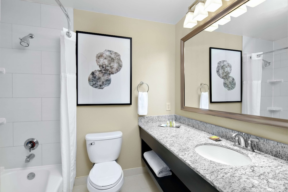 DoubleTree Suites by Hilton Charlotte SouthPark 11/60