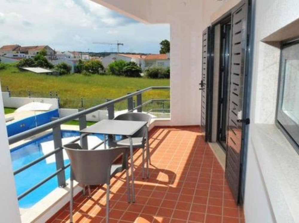 Vicentina Hotel 14/24