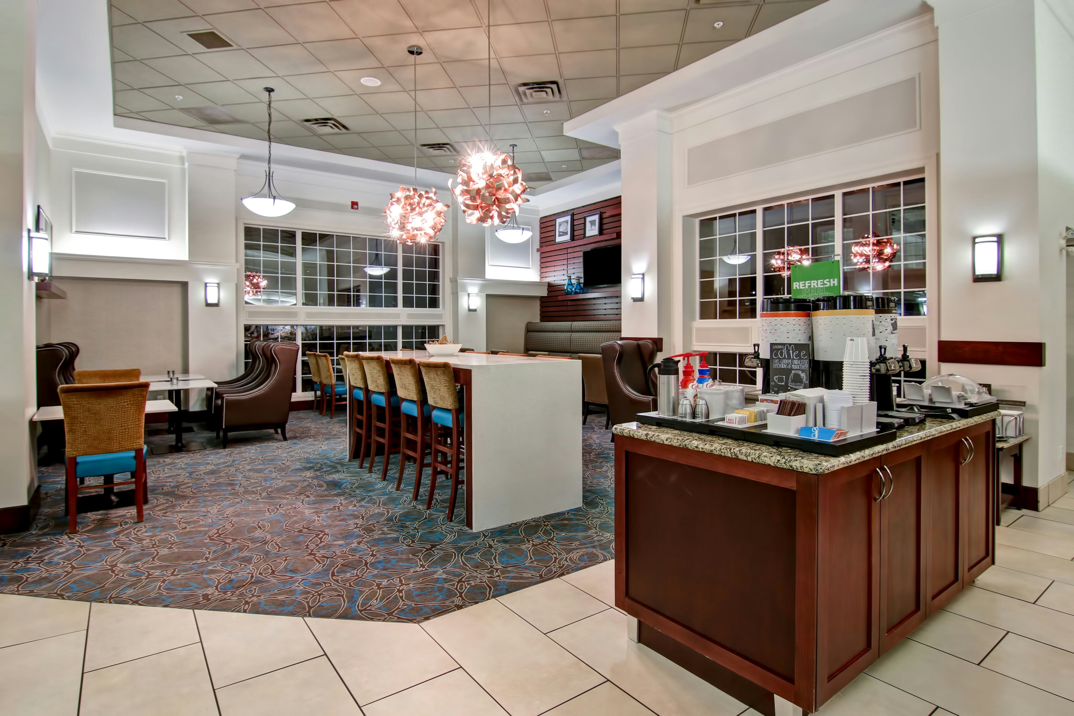 Hampton Inn & Suites by Hilton Calgary-Airport 13/22