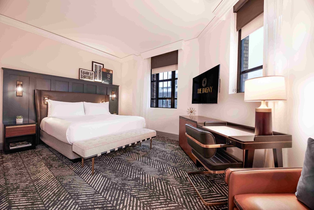 SUPERIOR, KING BED