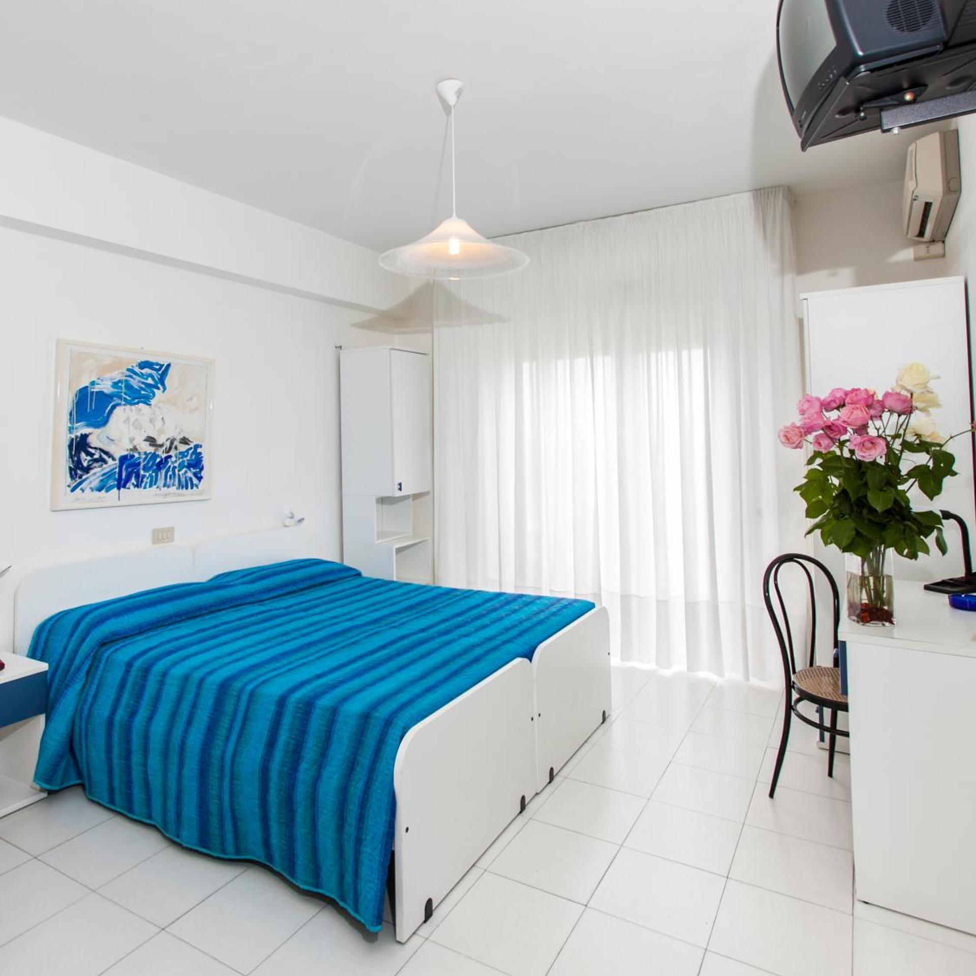 غرفة بسرير مزدوج أو سريرين منفصلين بشرفة، Wally Hotel 2/8