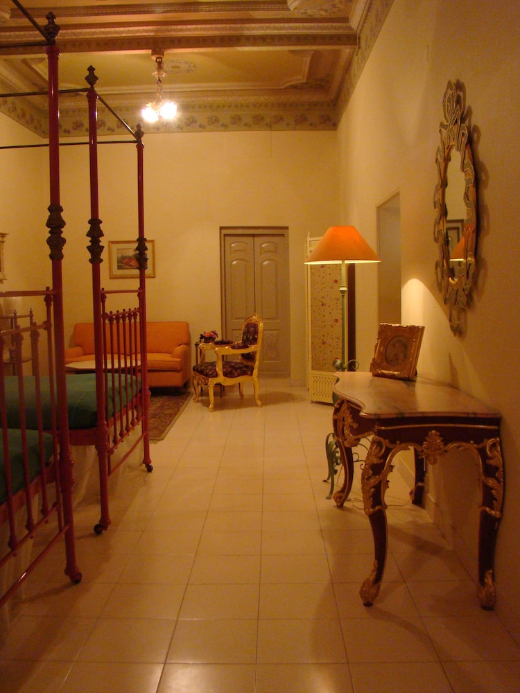 BHANWAR NIWAS HOTEL 34/45
