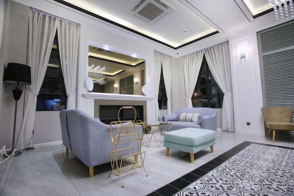 Stanton Hotel 46/50