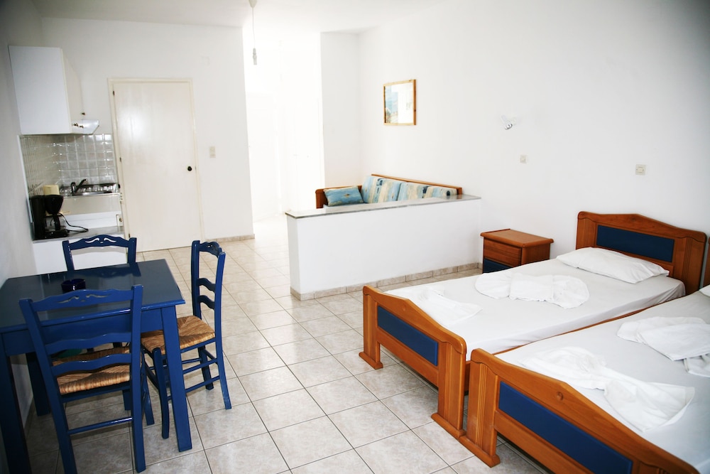 Zeus Hotel Ireon 7/42