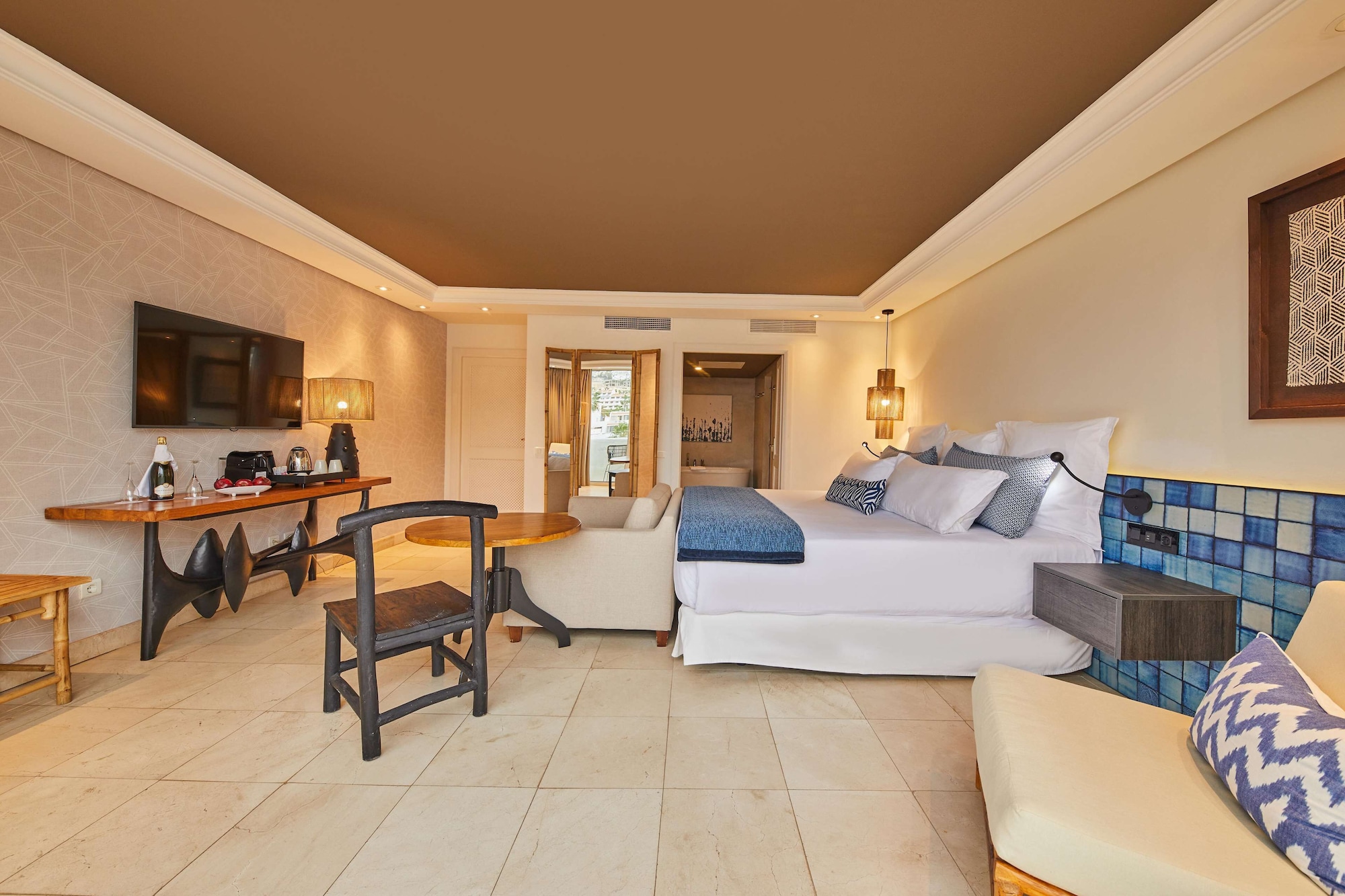 PREFERRED CLUB, JUNIOR SUITE