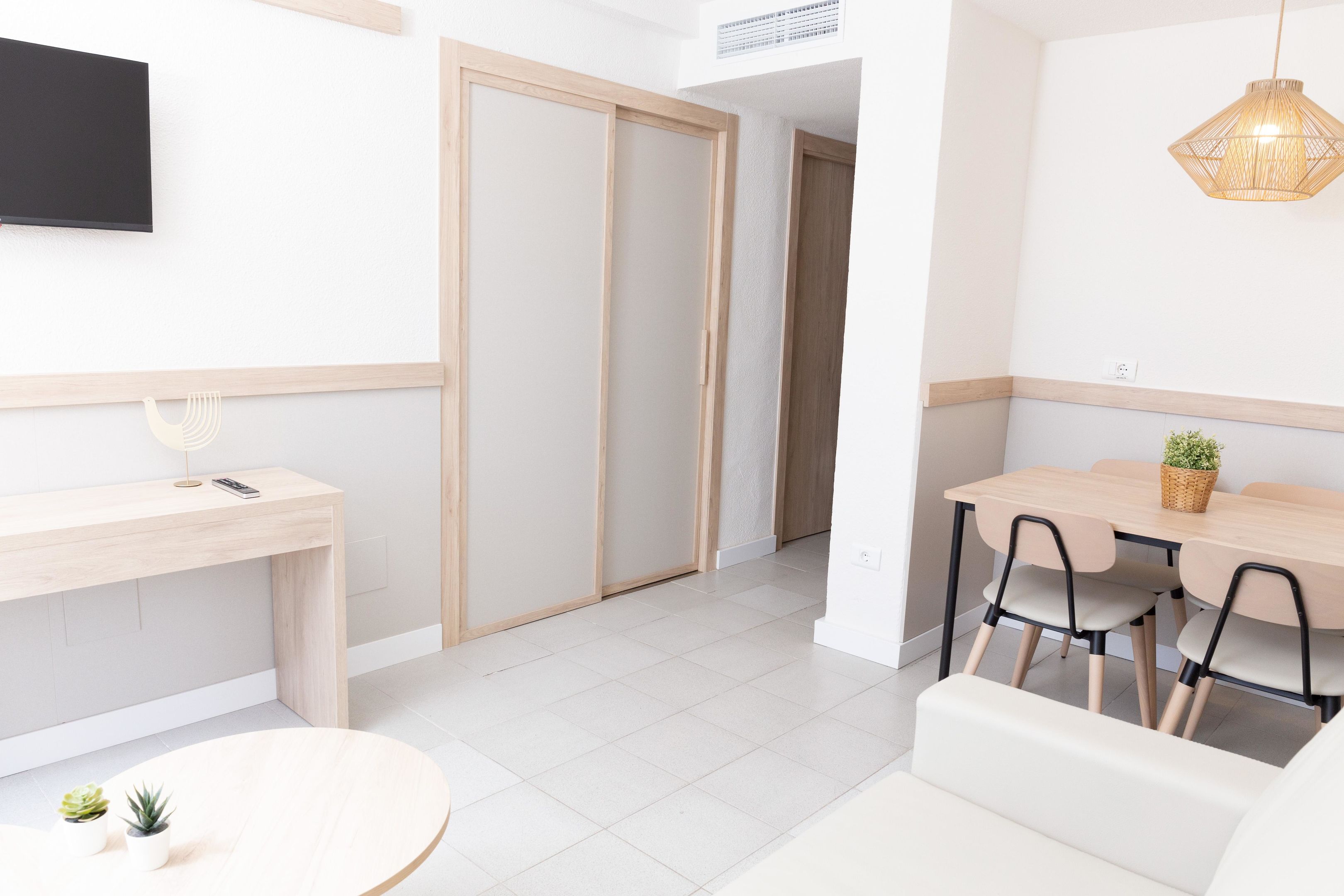 Dynastic Rooms Apartments 30/45