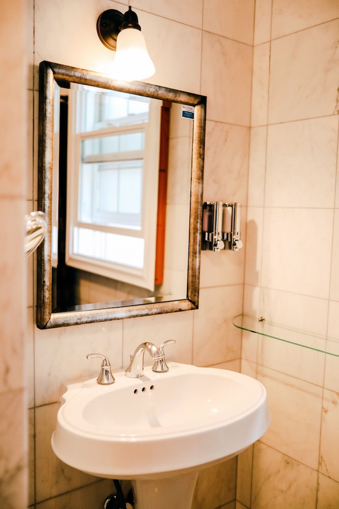 Hotel 1110 - Adults Only 73/75