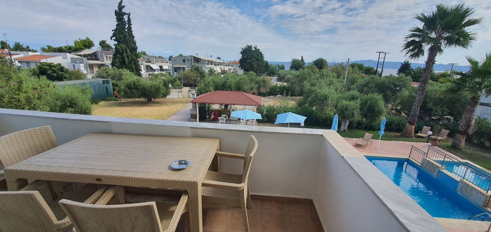VILLA ILIOS PEFKOHORI 29/31
