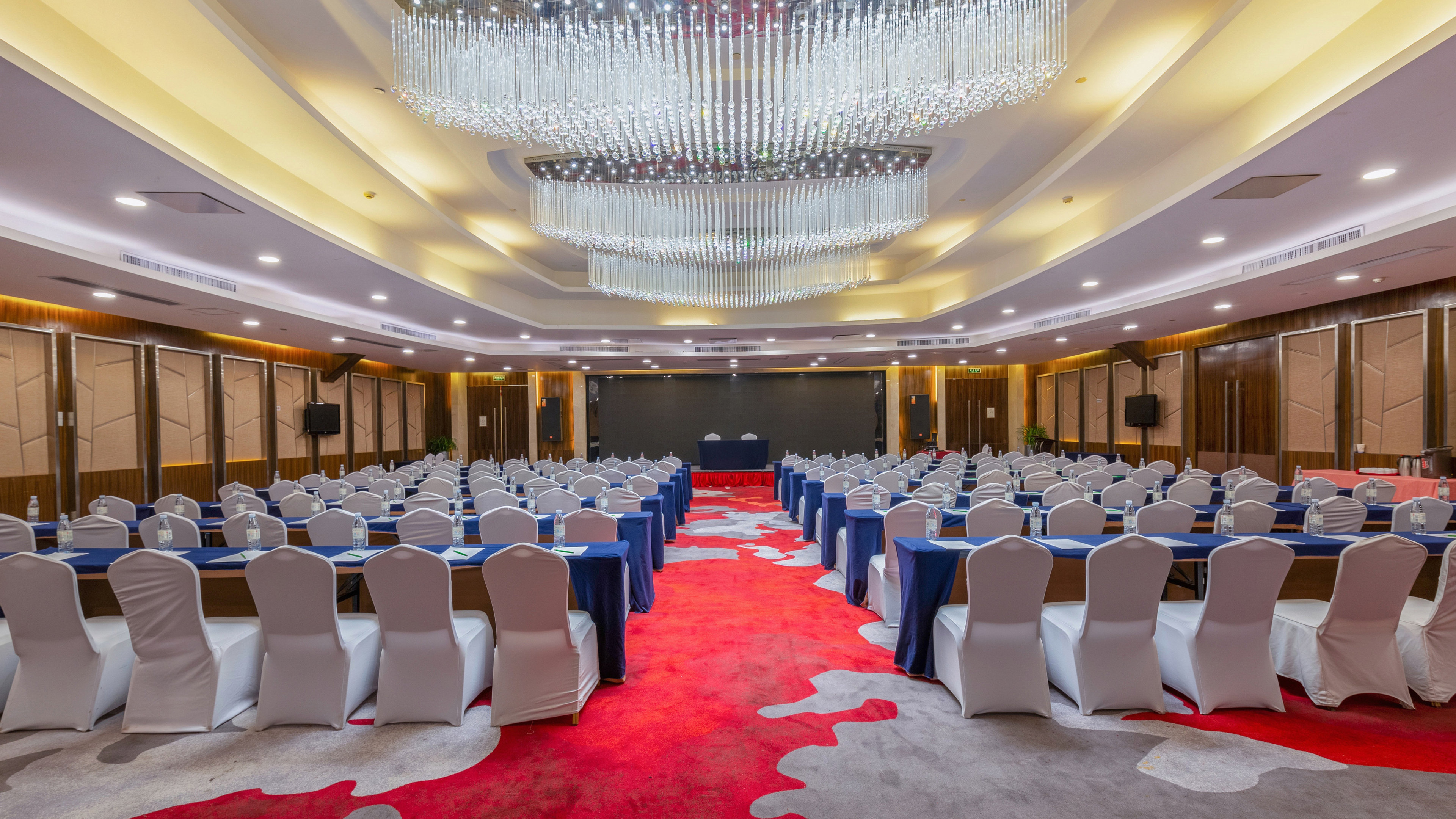 Holiday Inn Hefei 35/50