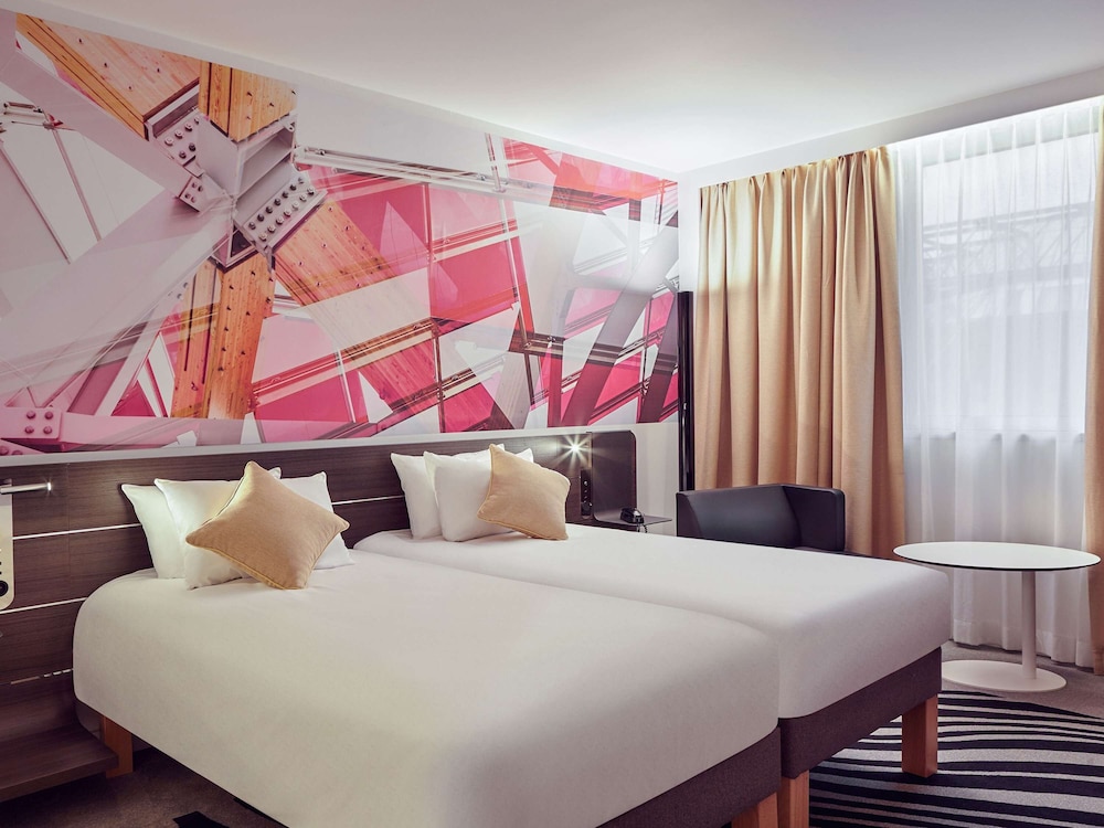 SUPERIOR, KING BED