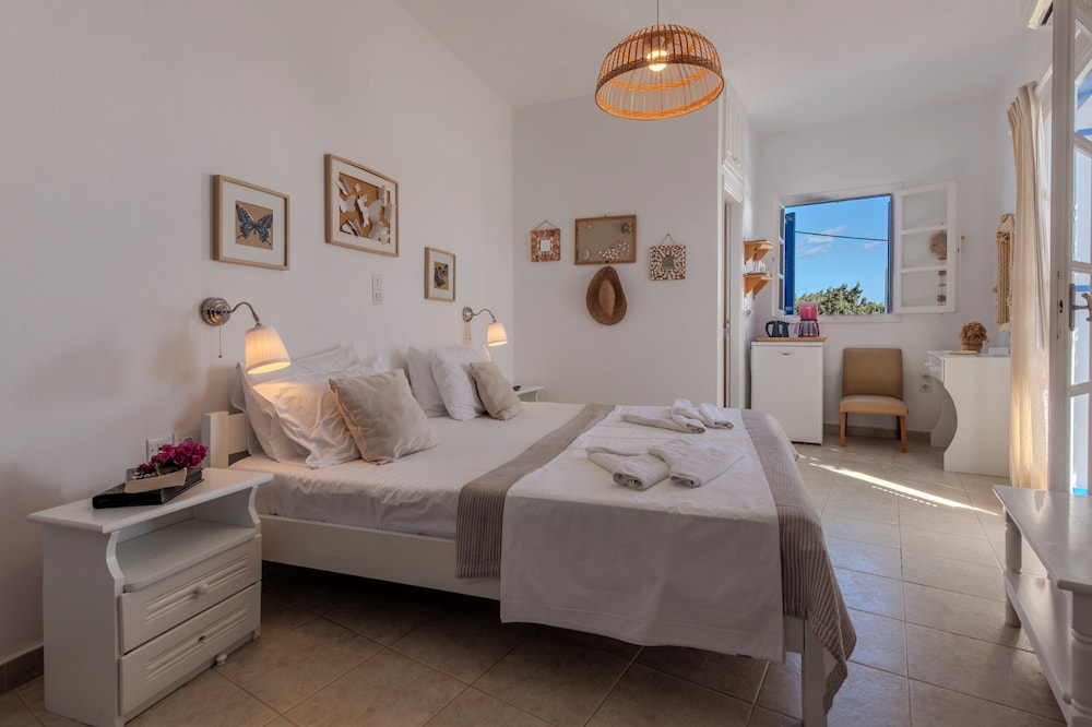 ROOM, DOUBLE OR TWIN BED, PARTIAL SEA VIEW, GROUND FLOOR