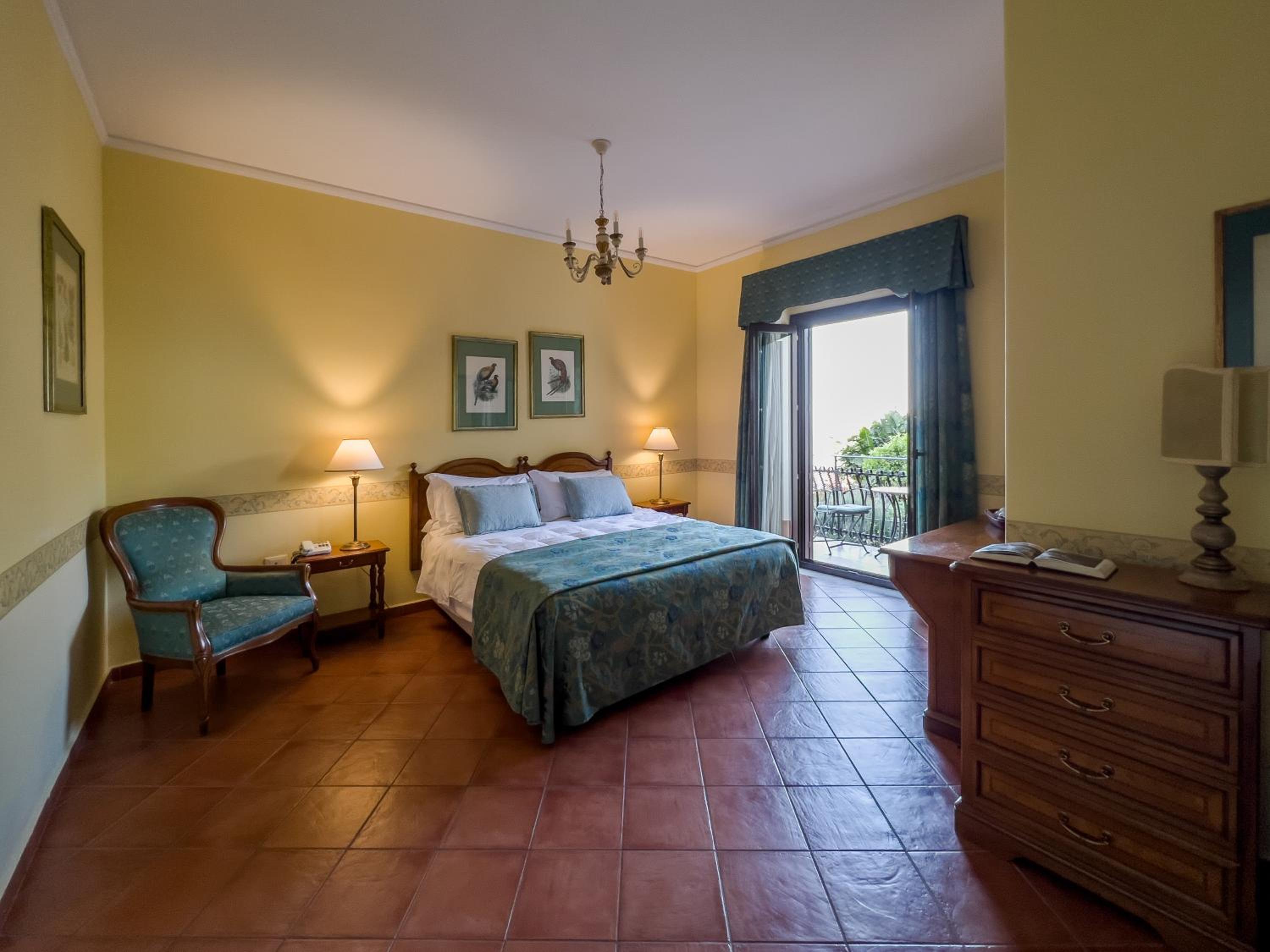 Room, Triple, Side Sea View, Balcony