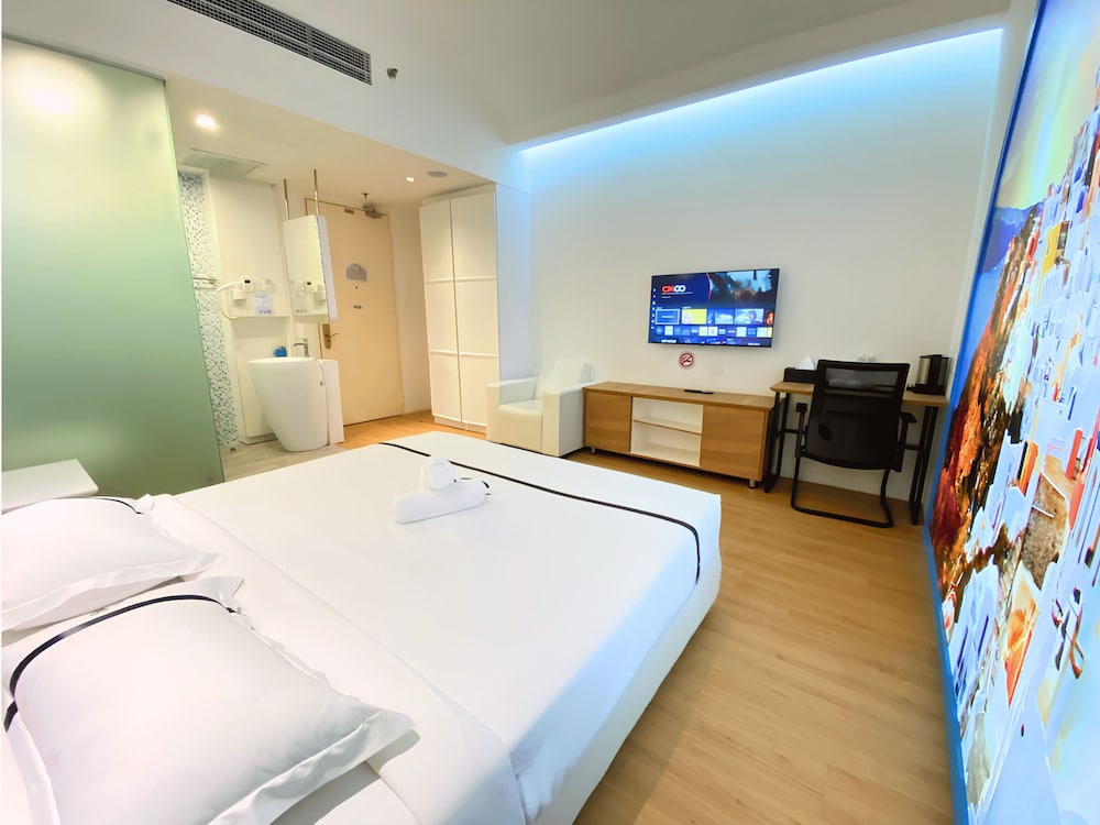 Room, Queen Bed