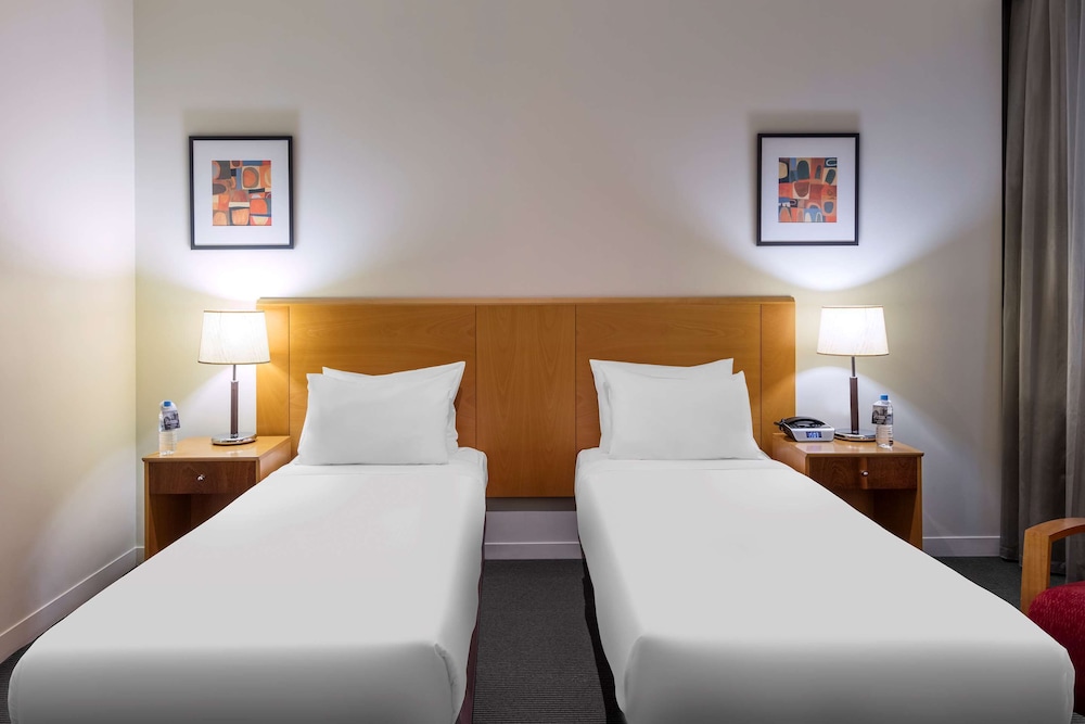 Flagstaff Gardens Hotel 14/65