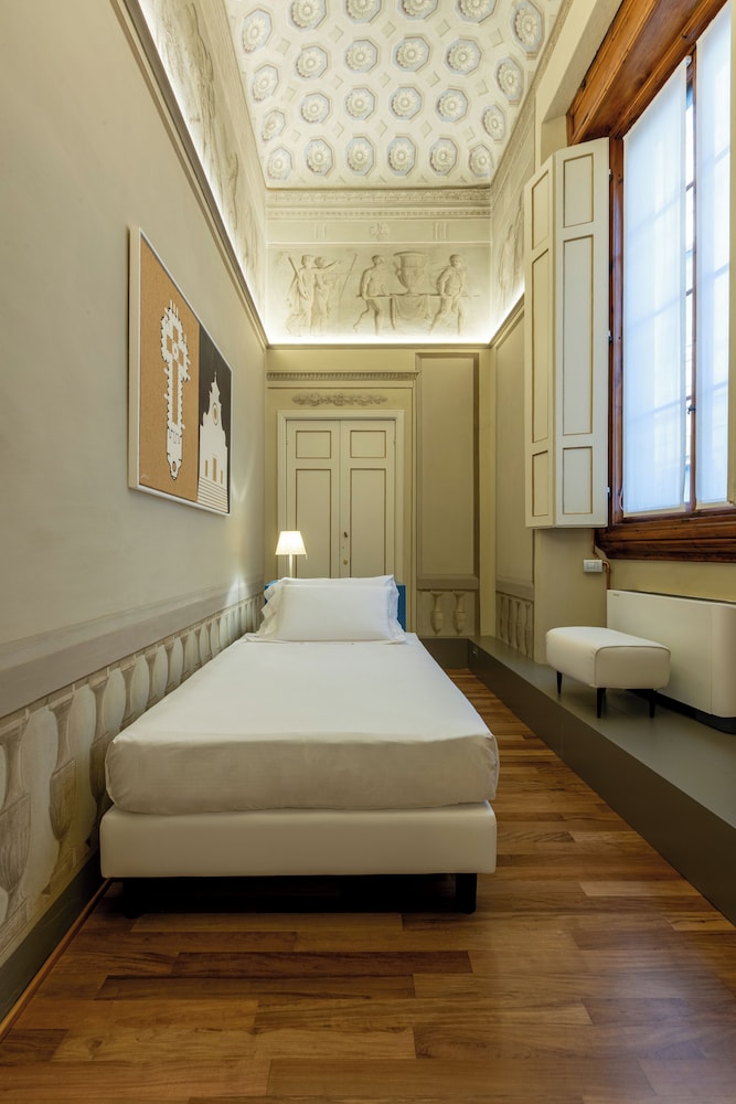 2 BEDROOMS, EXECUTIVE, SUITE