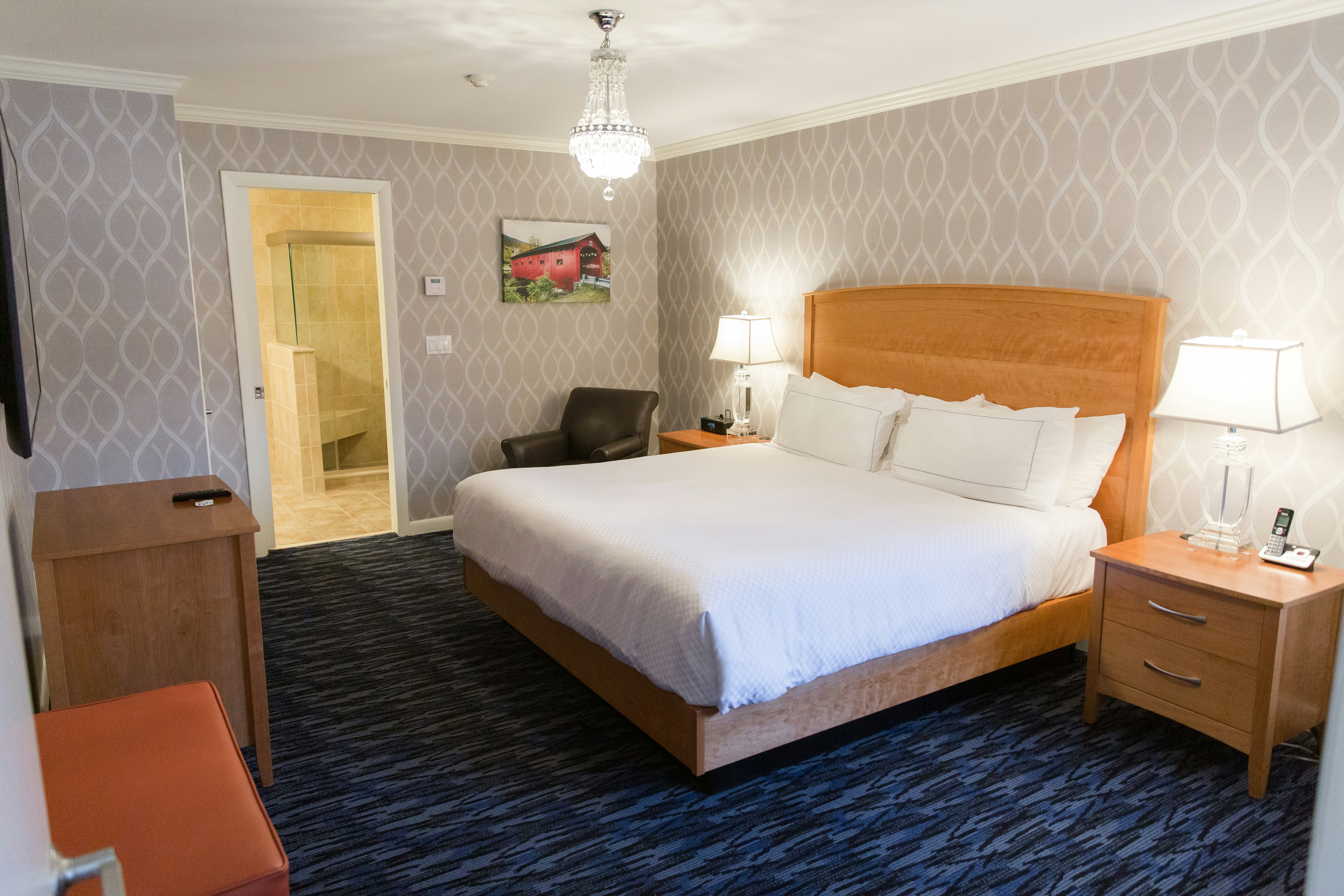 1 Bedroom, Suite, King Bed, Balcony, Corner