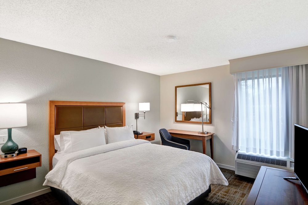Hampton Inn Columbia-I-26 Airport 14/51