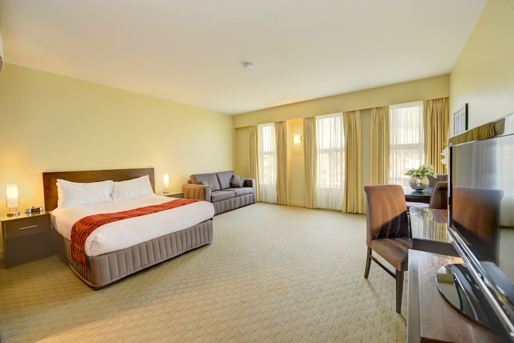 Comfort Inn Suites City Views 11/30