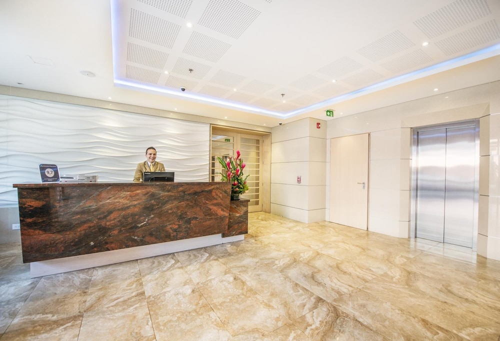Hotel Plaza Suites 2/65