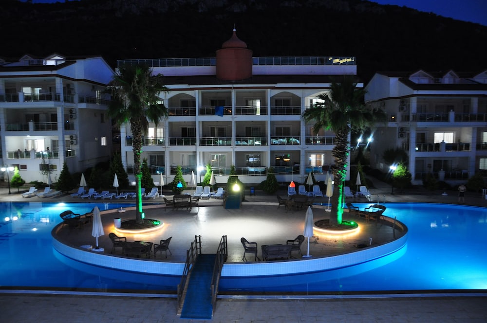 Akbuk Palace Hotel & Residence 3/43