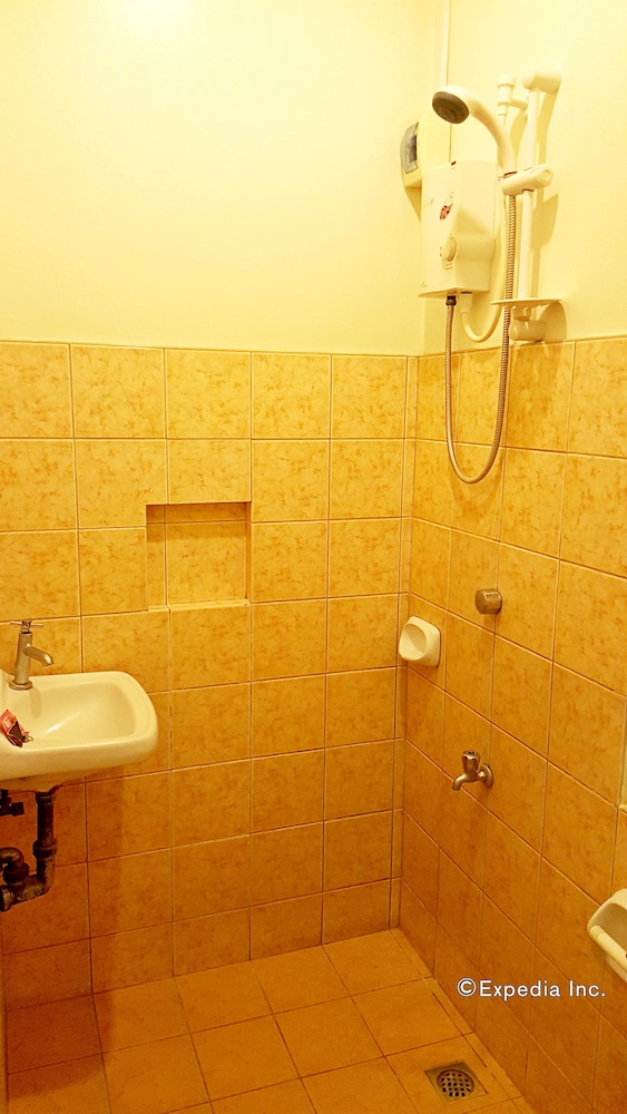 Gabby Apos S Bed And Breakfast 48/50