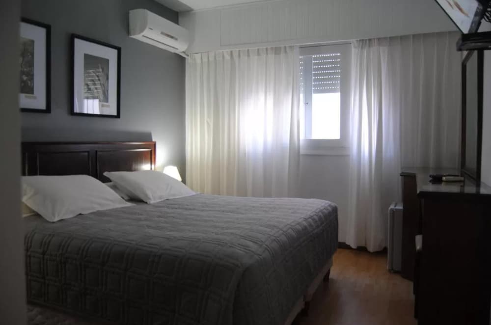 Iberia Hotel 11/64